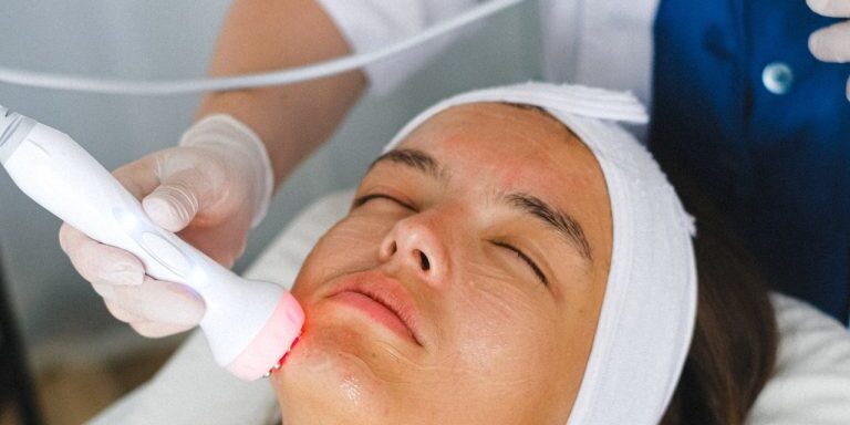 How to Become a Medical Esthetician