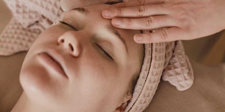 what is an esthetician